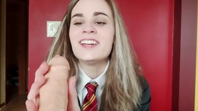 Poster: Hermione First Handjob Cosplay Porn Video