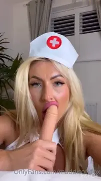 Poster: Maddison Fox- Voluptuous Webcam Fun with Toys Poster: Maddison Fox- Voluptuous Webcam Fun with Toys