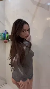 Poster: Gloria Sol @gloriasol - Shower tease POV